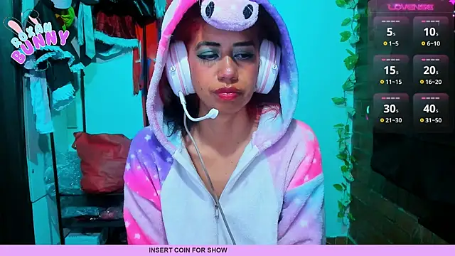 Roxanbunny1 online show from 12/15/24, 09:35