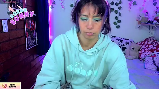 Roxanbunny1 online show from 04/21/26, 01:50