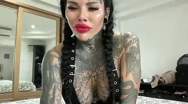 claudiacvc95 online show from 01/26/25, 04:30