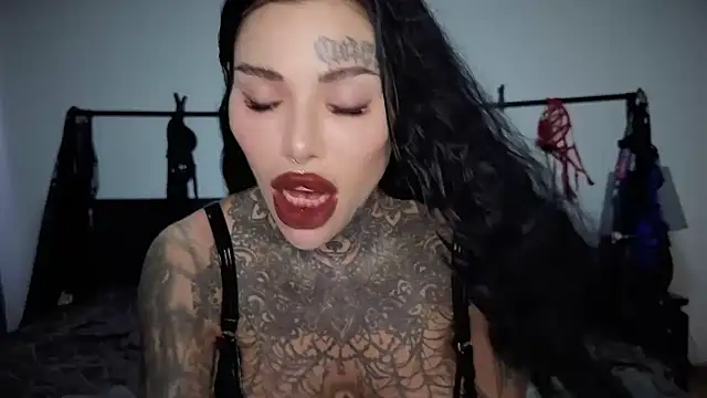 claudiacvc95 online show from 02/28/26, 05:08