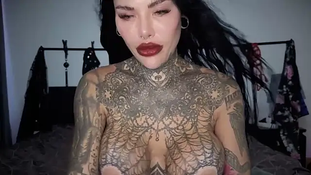 claudiacvc95 online show from 03/02/26, 07:15