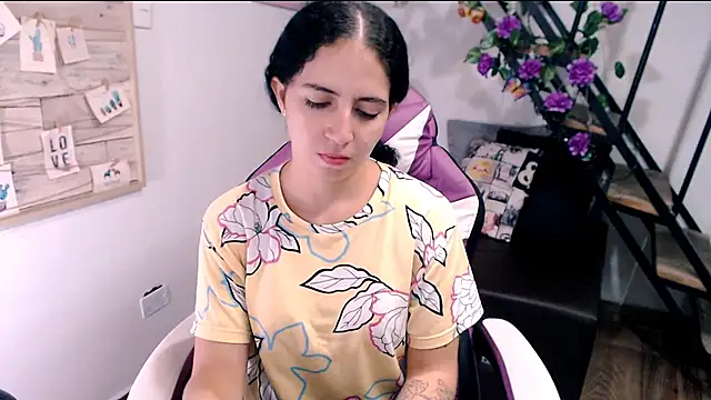 samantha baby  online show from 04/18/26, 06:23