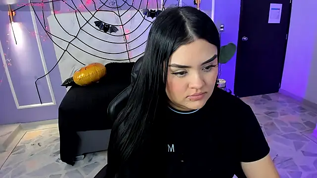 martinasaez online show from 10/29/25, 08:10
