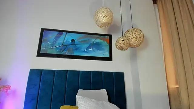 NoraDasilva online show from 11/30/25, 02:10