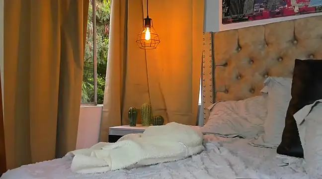 KeryHillson online show from 03/04/25, 06:50