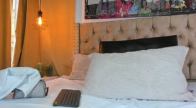 KeryHillson online show from 03/06/25, 03:56