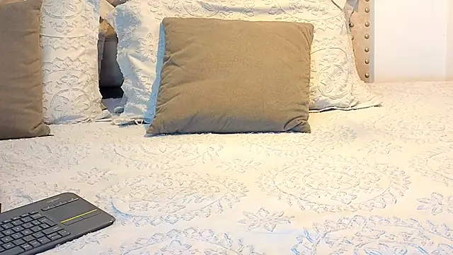 KeryHillson online show from 11/21/25, 12:48