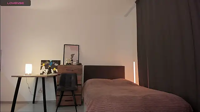 Alice Dias online show from 09/27/25, 02:22