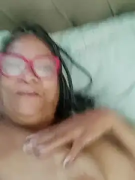 Snapshot of Delicy1 chatting on 02/06/25, 11:32 Delicy1 online show from 02/06/25, 11:32