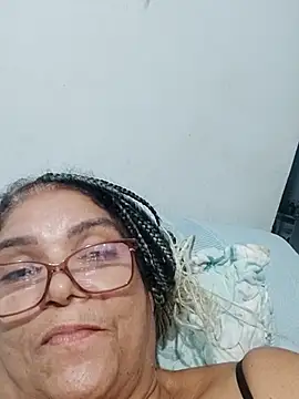 Snapshot of Delicy1 chatting on 02/25/25, 10:39 Delicy1 online show from 02/25/25, 10:39