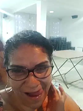 Snapshot of Delicy1 chatting on 09/14/25, 04:55 Delicy1 online show from 09/14/25, 04:55