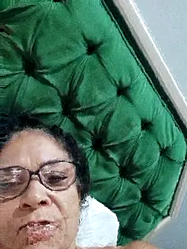 Snapshot of Delicy1 chatting on 10/19/25, 11:00 Delicy1 online show from 10/19/25, 11:00