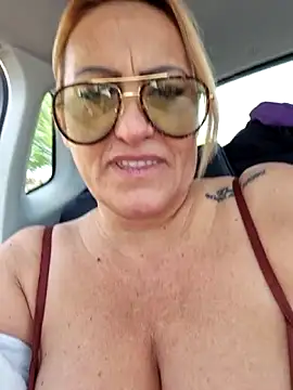 Isabellaa04 online show from 04/17/26, 11:46