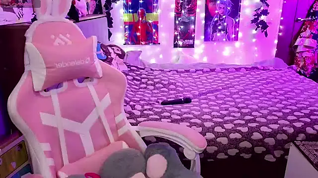 Snapshot of Violet_Noir chatting on 01/28/25, 09:41 Violet Noir online show from 01/28/25, 09:41