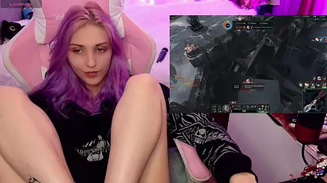 Snapshot of Violet_Noir chatting on 01/31/25, 11:13 Violet Noir online show from 01/31/25, 11:13