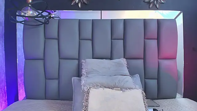  MiaBrown  online show from 09/12/25, 12:05