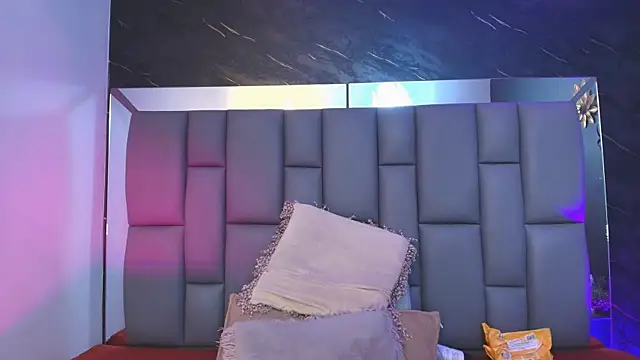  MiaBrown  online show from 10/18/25, 12:06