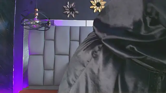  MiaBrown  online show from 11/05/25, 12:05