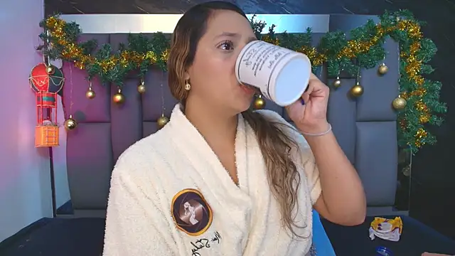  MiaBrown  online show from 12/17/25, 12:11