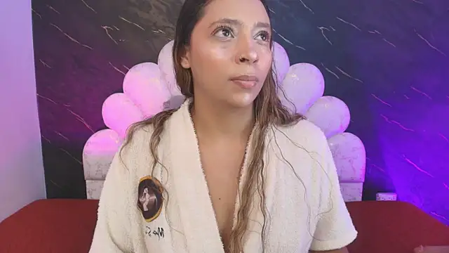 Snapshot of _MiaBrown_ chatting on 04/23/26, 12:15 MiaBrown online show from 04/23/26, 12:15