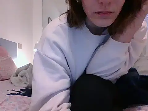 Emyly83 online show from 01/05/25, 10:21