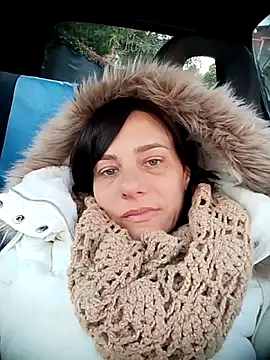 Emyly83 online show from 10/04/25, 05:27