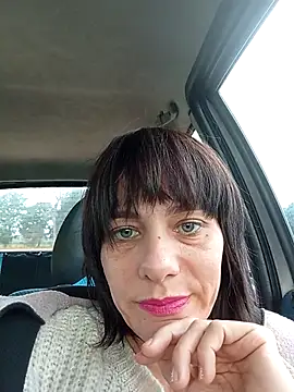 Emyly83 online show from 10/25/25, 06:21