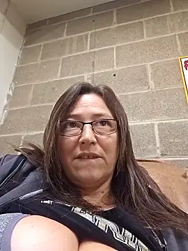 angelbaby1998 online show from 11/26/25, 05:47