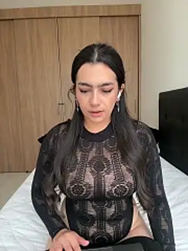 Nicollemays online show from 04/20/26, 01:14