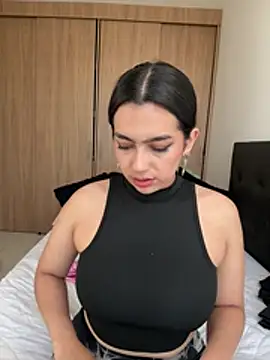 Nicollemays online show from 04/22/26, 01:12