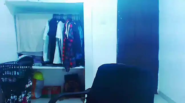 Snapshot of liz_dirty chatting on 02/08/25, 10:40 liz dirty online show from 02/08/25, 10:40