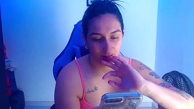 Snapshot of liz_dirty chatting on 09/24/25, 10:24 liz dirty online show from 09/24/25, 10:24