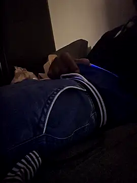 Snapshot of Z3US_UP_1 chatting on 09/15/25, 02:00 Z3US UP 1 online show from 09/15/25, 02:00