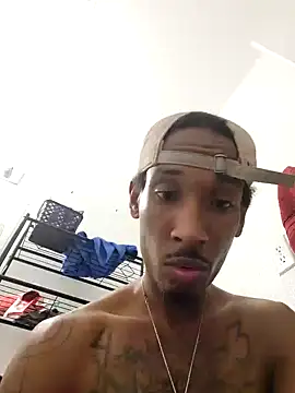 Snapshot of Z3US_UP_1 chatting on 10/29/25, 09:33 Z3US UP 1 online show from 10/29/25, 09:33