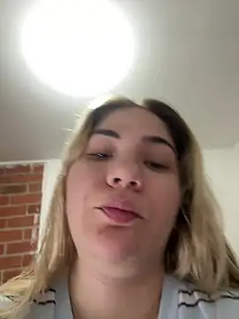 Snapshot of Celestedubois chatting on 07/05/26, 12:17 Celestedubois online show from 07/05/26, 12:17