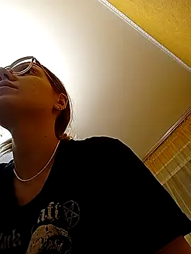 Snapshot of _Sweet_Love_ chatting on 02/25/25, 04:31  Sweet Love  online show from 02/25/25, 04:31