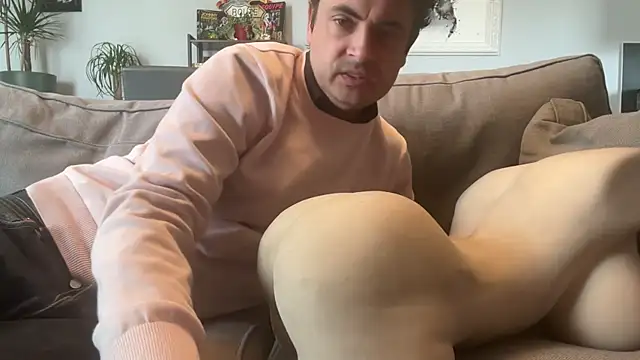 freddy0222222 online show from 04/10/26, 10:42