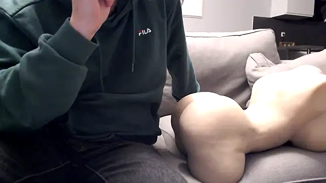 freddy0222222 online show from 04/12/26, 08:03