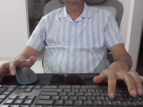 mrose8080 online show from 02/23/26, 06:49