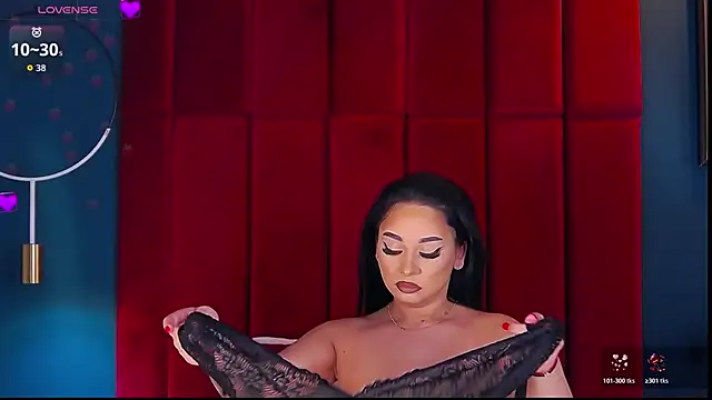 MadyLuxxx online show from 12/13/25, 08:04