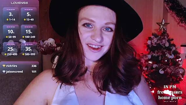 Snapshot of Cassie_Wild chatting on 12/11/24, 03:05 Cassie Wild online show from 12/11/24, 03:05