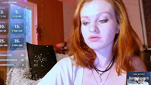 Snapshot of Cassie_Wild chatting on 09/28/25, 01:38 Cassie Wild online show from 09/28/25, 01:38