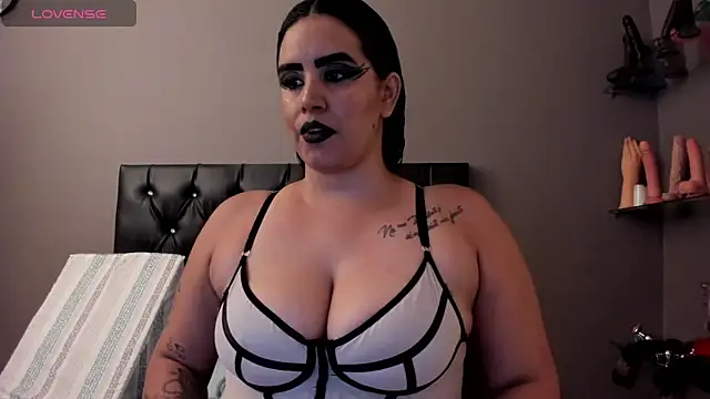 MariaGaitan online show from 10/23/25, 07:01