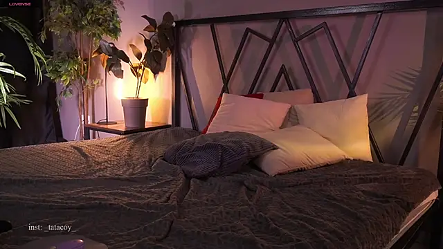 TataCoy online show from 04/12/26, 03:06