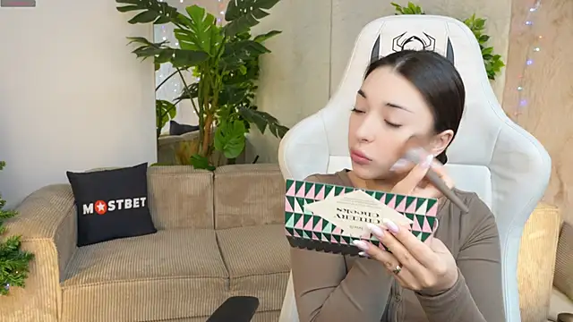 Jasmine Flow online show from 12/20/24, 07:55