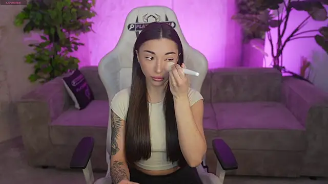 Jasmine Flow online show from 04/12/26, 07:35