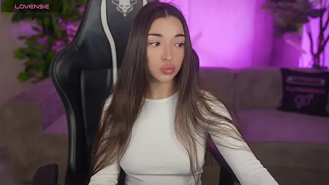 Jasmine Flow online show from 04/13/26, 07:36