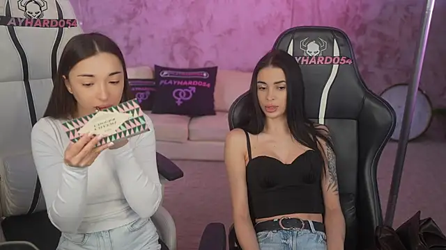 Jasmine Flow online show from 04/17/26, 07:33