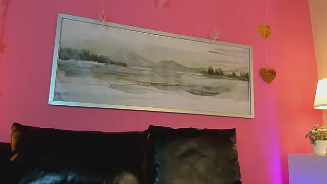 Tiffanysurez  online show from 09/10/25, 09:15