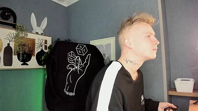 AlexxSweet online show from 04/20/26, 04:48